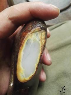 近十万的籽料,一个具有教科书式的切料案例!